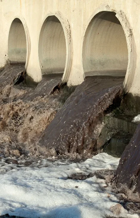 Sewage-sewer-pipes-river-Water-pollution-Turkey